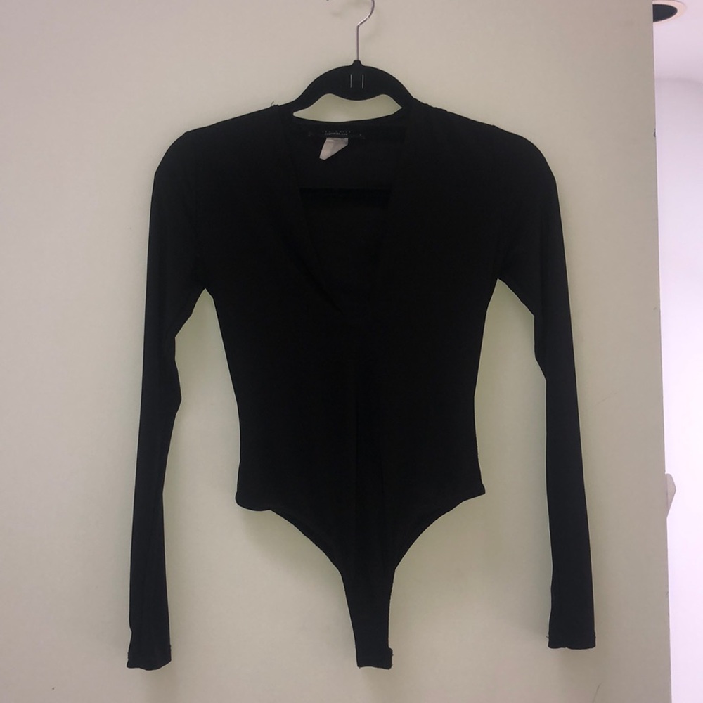 Akira 🖤 deep V black bodysuit
